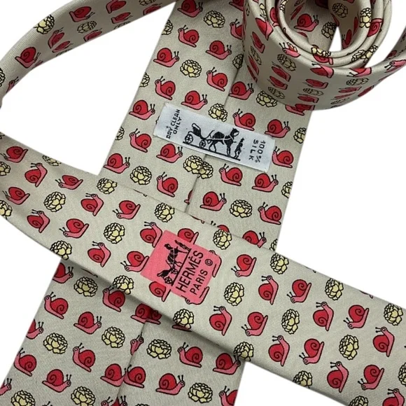 HERMÈS 7461 HA Ivory/Red Snail Lettuce Silk LUXURY Tie FRANCE - Picture 4 of 5